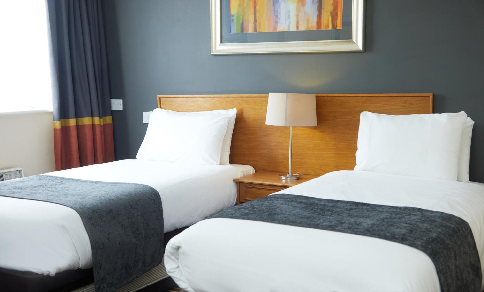מילטון קינס The Broughton Hotel By Greene King Inns מראה חיצוני תמונה