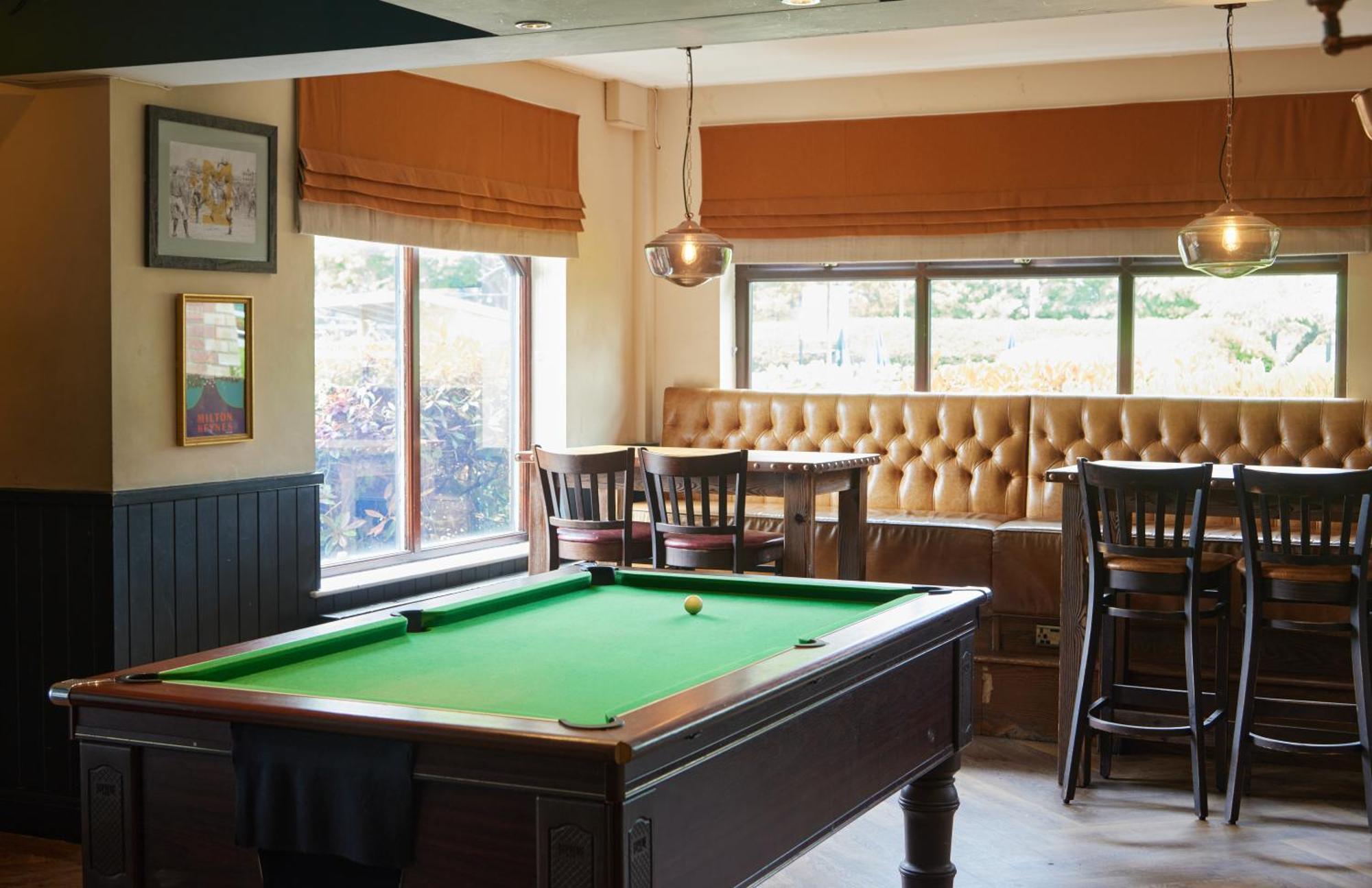 מילטון קינס The Broughton Hotel By Greene King Inns מראה חיצוני תמונה